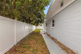 5698 38th Ave N, Saint Petersburg, FL 33710 - Photo 30