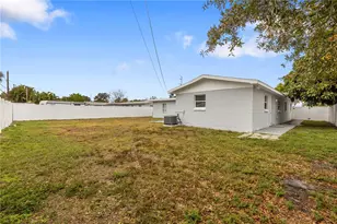 5698 38th Ave N, Saint Petersburg, FL 33710 - Photo 44