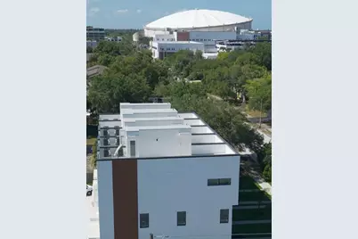 379 13th St N, Saint Petersburg, FL 33705 - Photo 2