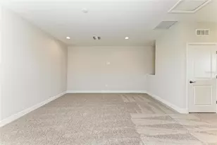 35576 Big Hawk Dr, Zephyrhills, FL 33541 - Photo 32