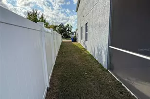 909 Meadow Glade Dr, Ruskin, FL 33570 - Photo 24