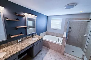 909 Meadow Glade Dr, Ruskin, FL 33570 - Photo 40