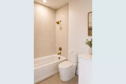 377 13th St N, Saint Petersburg, FL 33705 - Photo 24