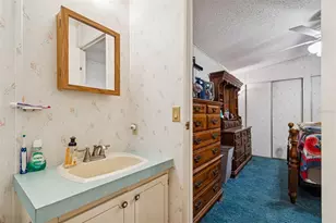 36801 Judee Dr, Zephyrhills, FL 33541 - Photo 30