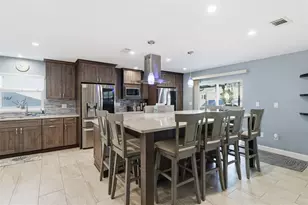 2551 Casilla Way S, Saint Petersburg, FL 33712 - Photo 4