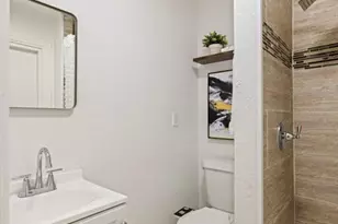 656 59th St S, Saint Petersburg, FL 33702 - Photo 18