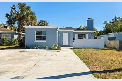 656 59th Street S, Saint Petersburg, FL 33702 - Photo 1