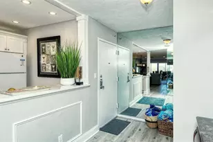 1255 E Peppertree Dr, Sarasota, FL 34242 - Photo 6