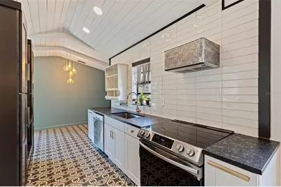 1610 14th Street N, Saint Petersburg, FL 33704 - Photo 10