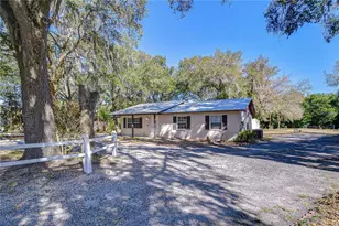 2002 E Willow Dr, Plant City, FL 33566 - Photo 2