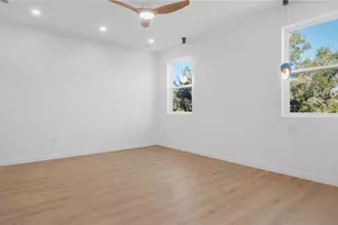 2118 4th St, Saint Petersburg, FL 33705 - Photo 14