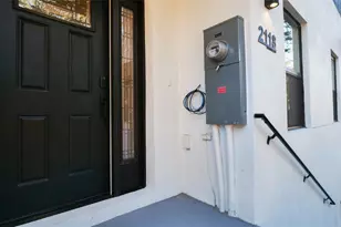 2118 4th St, Saint Petersburg, FL 33705 - Photo 12