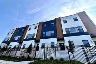 2118 4th St S, Saint Petersburg, FL 33705 - Photo 1