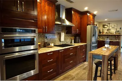 2300 37th Avenue N, Saint Petersburg, FL 33713 - Photo 6