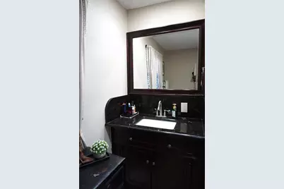 2300 37th Avenue N, Saint Petersburg, FL 33713 - Photo 16