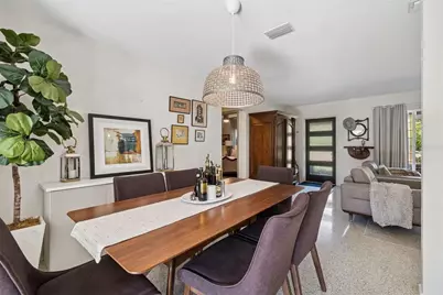 2000 Serpentine Circle S, Saint Petersburg, FL 33712 - Photo 18