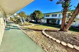 5875 18th St N, Saint Petersburg, FL 33714 - Photo 1