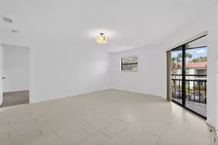 484 Santa Cruz Pl NE, Saint Petersburg, FL 33703 - Photo 4