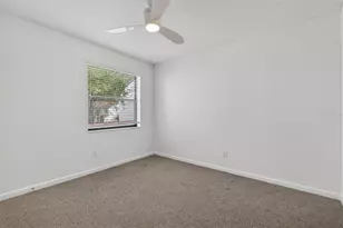 484 Santa Cruz Pl NE, Saint Petersburg, FL 33703 - Photo 18