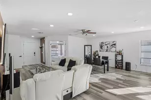 9209 Camino Villa Blvd, Tampa, FL 33635 - Photo 10