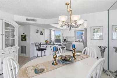 4550 Cove Circle #303, Saint Petersburg, FL 33708 - Photo 14