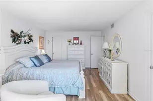 4550 Cove Cir, Saint Petersburg, FL 33708 - Photo 18