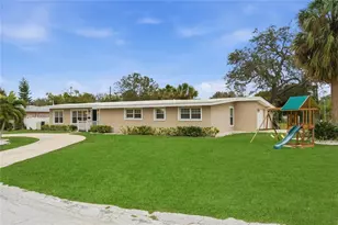 327 Sunny Ln, Belleair, FL 33756 - Photo 50