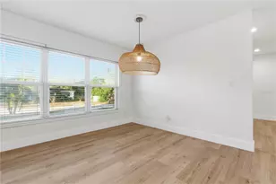 327 Sunny Ln, Belleair, FL 33756 - Photo 18