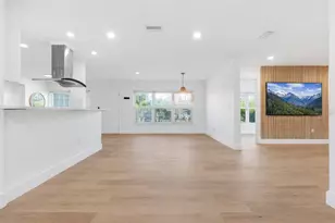 327 Sunny Ln, Belleair, FL 33756 - Photo 6