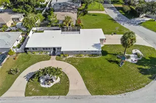327 Sunny Ln, Belleair, FL 33756 - Photo 48