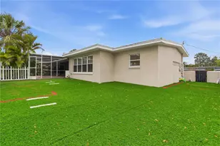 327 Sunny Ln, Belleair, FL 33756 - Photo 38