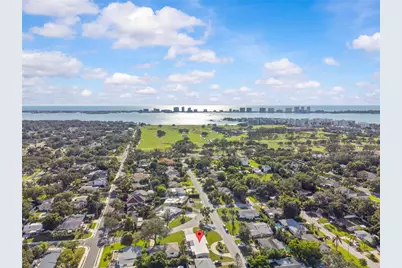 327 Sunny Lane, Belleair, FL 33756 - Photo 2