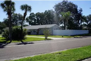 8518 Woodlake Dr, Tampa, FL 33615 - Photo 4