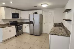 8518 Woodlake Dr, Tampa, FL 33615 - Photo 12