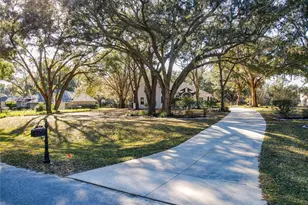 949 Hawk Landing, Fruitland Park, FL 34731 - Photo 4