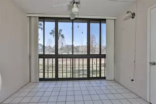 13626 Greenfield Dr, Tampa, FL 33618 - Photo 4