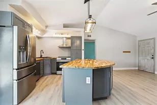 15327 Green Jay Rd, Weeki Wachee, FL 34614 - Photo 10