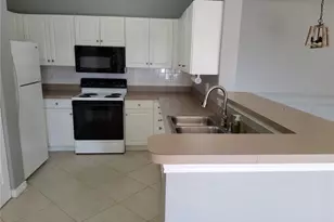 4333 Bayside Village Dr, Tampa, FL 33615 - Photo 4