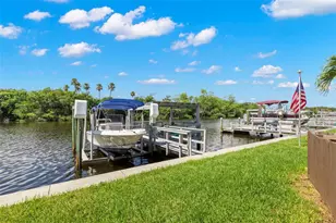 514 Mt Oak Ave NE, Saint Petersburg, FL 33702 - Photo 18