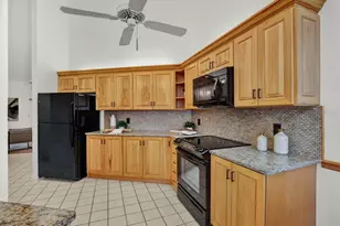 4684 Huron Rd, Saint Petersburg, FL 33708 - Photo 8