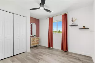 380 Colony Point Rd S, Saint Petersburg, FL 33705 - Photo 42