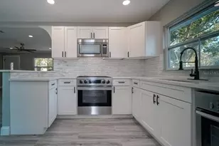 1413 60th St S, Gulfport, FL 33707 - Photo 4