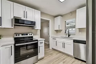 1805 Butterfly Pl, Sun City Center, FL 33573 - Photo 4