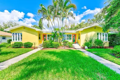 240-242 Mateo Way NE, Saint Petersburg, FL 33704 - Photo 1