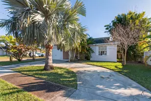1688 Taylor Lake Cir, Largo, FL 33778 - Photo 24
