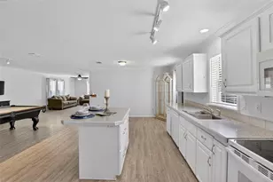 34543 Petunia Pl, Zephyrhills, FL 33541 - Photo 14