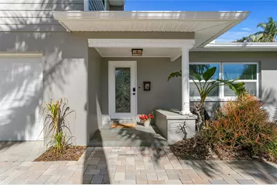 6604 Blue Heron Drive S, Saint Petersburg, FL 33707 - Photo 1