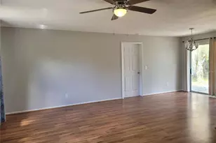 13705 Jamaica Dr, Seminole, FL 33776 - Photo 4