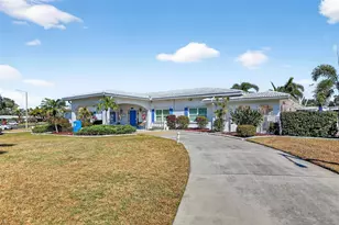 9208 142nd St, Seminole, FL 33776 - Photo 38