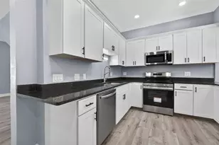 2835 W Shelton Ave, Tampa, FL 33611 - Photo 10